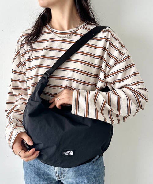 THE NORTH FACE(ザノースフェイス)の「THE NORTH FACE(ザ・ノースフェイス)/ショルダーバッグ ハーフムーンバッグ ホーボーバッグ /BREEZE CROSS BAG M(バックパック/リュック・レディース・ダークグレー/ブラック/ホワイト・FREE)」の21枚目の写真