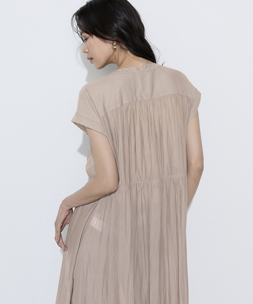 K.T KIYOKO TAKASE（キヨコタカセ）の「カッセンシフォン シャツドレス（ワンピース・レディース・ベージュ/チャコール・9号/7号）」の18枚目の写真