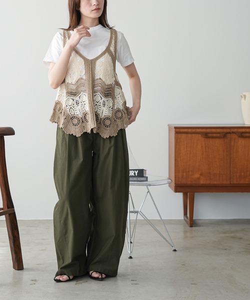 mili an deni(ミリアンデニ)の「Vネック配色クロシェベスト(ベスト・レディース・ブラック/ベージュ・M)」の14枚目の写真