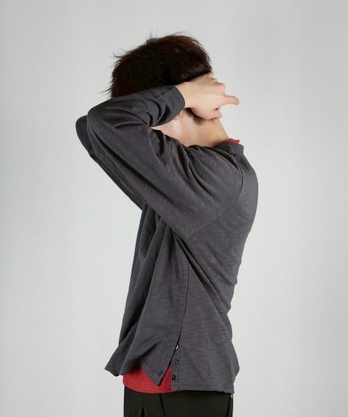 Chikashitsu +(チカシツプラス)の「【Chikashitsu +】sheer cotton henley neck long sleeve / 【チカシツプラス】シアーコットンヘンリーネックロンT<着用動画あり>(Tシャツ/カットソー・メンズ・ホワイト/ブラック/チャコール/ネイビー・ONE SIZE)」の15枚目の写真