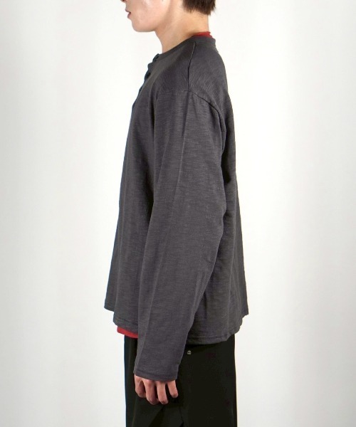 Chikashitsu +(チカシツプラス)の「【Chikashitsu +】sheer cotton henley neck long sleeve / 【チカシツプラス】シアーコットンヘンリーネックロンT<着用動画あり>(Tシャツ/カットソー・メンズ・ホワイト/ブラック/チャコール/ネイビー・ONE SIZE)」の20枚目の写真