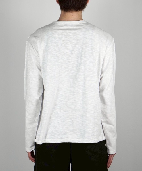 Chikashitsu +(チカシツプラス)の「【Chikashitsu +】sheer cotton henley neck long sleeve / 【チカシツプラス】シアーコットンヘンリーネックロンT<着用動画あり>(Tシャツ/カットソー・メンズ・ホワイト/ブラック/チャコール/ネイビー・ONE SIZE)」の7枚目の写真
