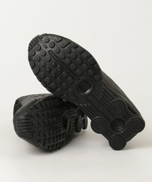 NIKE（ナイキ）の「NIKE/ナイキ ｼｮｯｸｽ R4（スニーカー・メンズ・ブラック・24cm/24.5cm/25cm/25.5cm/26cm）」の3枚目の写真