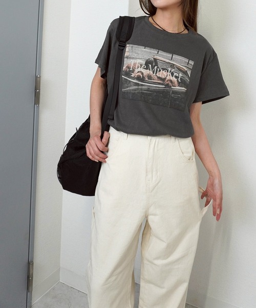 gossara(ゴサラ)の「【主役級Tシャツ】dogフォトプリントT(Tシャツ/カットソー・レディース・チャコールグレー/ホワイト/グレー・FREE)」の17枚目の写真