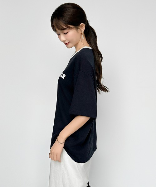 COCOMOMO（ココモモ）の「リンガーロゴTシャツ ロゴ Tシャツ 配色 リンガー ロゴTシャツ 半袖 オーバーサイズ トップス 半袖Tシャツ ロゴT リンガーT 春服 夏服（Tシャツ/カットソー・レディース・ネイビー/グレー/ホワイト・FREE）」の15枚目の写真