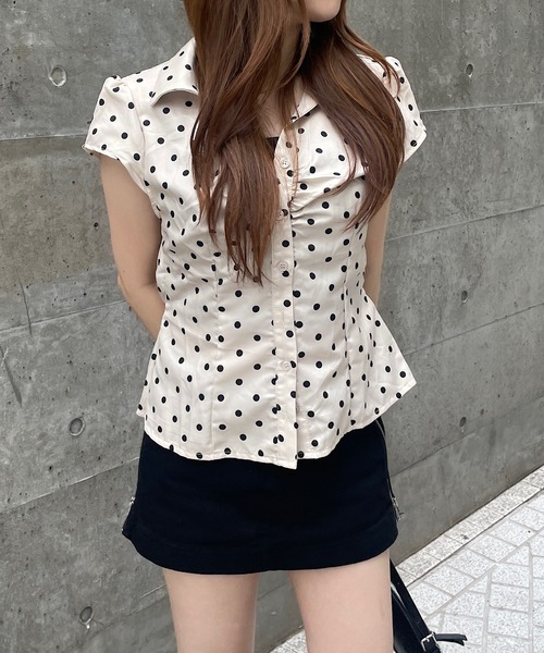 ROGER AND RAW（ロジャーアンドロウ）の「ドット パフスリーブ半袖シャツ（シャツ/ブラウス・レディース・ホワイト/ブラック/ベージュ・FREE）」の6枚目の写真