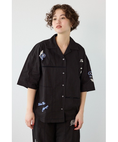 RODEO CROWNS WIDE BOWL(ロデオクラウンズワイドボウル)の「INDIA EMBROIDERY シャツ(シャツ/ブラウス・レディース・オフホワイト/ブラック・FREE)」の2枚目の写真