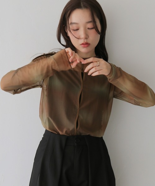 cheriella（シェリエラ）の「【cheriella】前後2WAYニュアンスウェーブホールシアートップス  2-WAY NUANCE WAVE HOLE SHEER TOPS（Tシャツ/カットソー・レディース・グリーン/アイボリー/ブルー/ダークグレー/ブラウン・MEDIUM）」の3枚目の写真