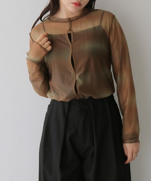 cheriella（シェリエラ）の「【cheriella】前後2WAYニュアンスウェーブホールシアートップス  2-WAY NUANCE WAVE HOLE SHEER TOPS（Tシャツ/カットソー・レディース・グリーン/アイボリー/ブルー/ダークグレー/ブラウン・MEDIUM）」の6枚目の写真