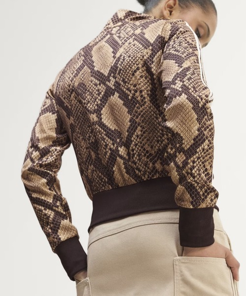 adidas(アディダス)の「adidas Originals/アディダス オリジナルス/SATIN SNAKE PRINT FIRE BIRD TRACK JACKET(ジャージ・レディース・ベージュ/ブラウン系その他3・L/XL/M)」の17枚目の写真
