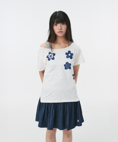 OHESHIO(オヘシオ)の「VINTAGE FLOWER SCOOP NECK T-SHIRT, WHITE(Tシャツ/カットソー・レディース・その他・FREE)」の5枚目の写真