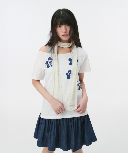 OHESHIO(オヘシオ)の「VINTAGE FLOWER SCOOP NECK T-SHIRT, WHITE(Tシャツ/カットソー・レディース・その他・FREE)」の6枚目の写真