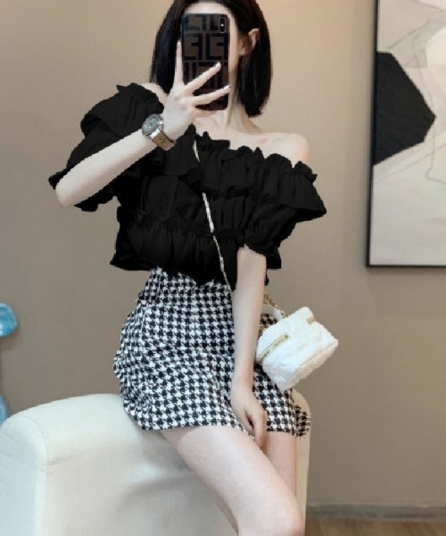 Ritzy(リッツィー)の「ショート丈・オフショルダーブラウス(シャツ/ブラウス・レディース・ホワイト/ブラック・MEDIUM/LARGE)」の7枚目の写真