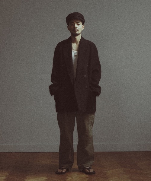 MEN'S BIGI(メンズビギ)の「【BASED ON MEN'S BIGI HERITAGE】ブラックヘリンボーン コテージコート(チェスターコート・メンズ・ブラック・03/02)」の2枚目の写真