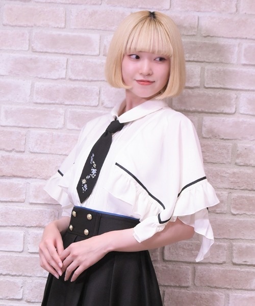 axes femme POETIQUE(アクシーズファムポエティック)の「スパークル刺繍ケープ風BL(シャツ/ブラウス・レディース・ホワイト/ブラック・MEDIUM)」の10枚目の写真