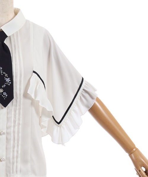 axes femme POETIQUE(アクシーズファムポエティック)の「スパークル刺繍ケープ風BL(シャツ/ブラウス・レディース・ホワイト/ブラック・MEDIUM)」の19枚目の写真