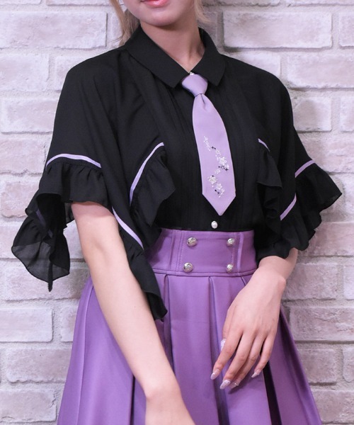 axes femme POETIQUE(アクシーズファムポエティック)の「スパークル刺繍ケープ風BL(シャツ/ブラウス・レディース・ホワイト/ブラック・MEDIUM)」の3枚目の写真
