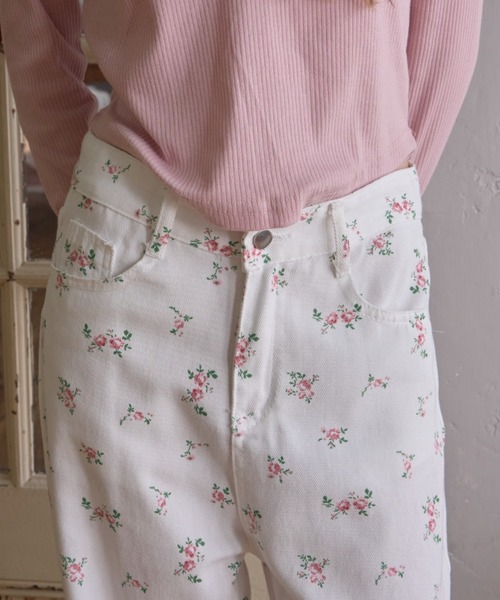 Birthday room(バースデイルーム)の「フラワーコットンパンツ/Floral Cotton Pants(その他パンツ・レディース・ホワイト・FREE)」の2枚目の写真
