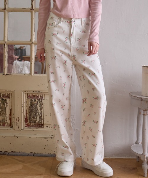 Birthday room(バースデイルーム)の「フラワーコットンパンツ/Floral Cotton Pants(その他パンツ・レディース・ホワイト・FREE)」の3枚目の写真