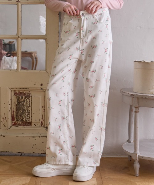 Birthday room(バースデイルーム)の「フラワーコットンパンツ/Floral Cotton Pants(その他パンツ・レディース・ホワイト・FREE)」の4枚目の写真