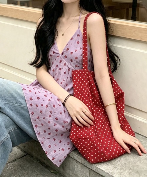 gossip!ロサンゼルス(ゴシップロサンゼルス)の「きゅんとする淡パープル小花柄!ハルタイ紐結びVネックキャミトップス(キャミソール・レディース・ラベンダー・S/M)」の4枚目の写真