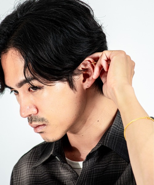 TOM WOOD（トムウッド）の「【TOMWOOD/トムウッド】Ear Cuff Slim Gold　ゴールド　イヤーカフ　ユニセックス（イヤーカフ・レディース・ゴールド・S/M）」の16枚目の写真