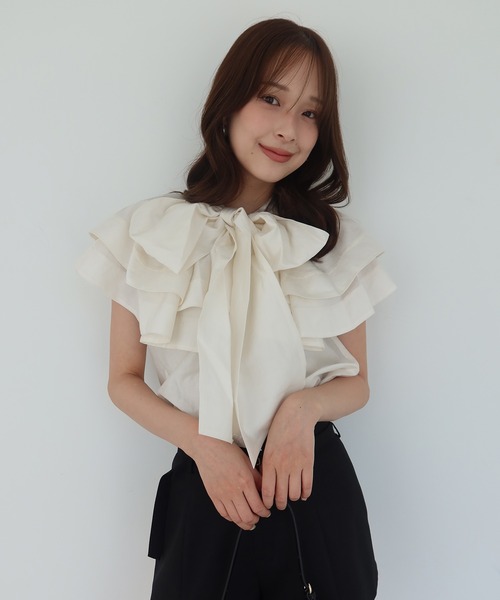EIMY ISTOIRE(エイミーイストワール)の「E.M RIBBON CAPE BLOUSE(シャツ/ブラウス・レディース・ブラック/ピンクベージュ/ホワイト・F)」の6枚目の写真