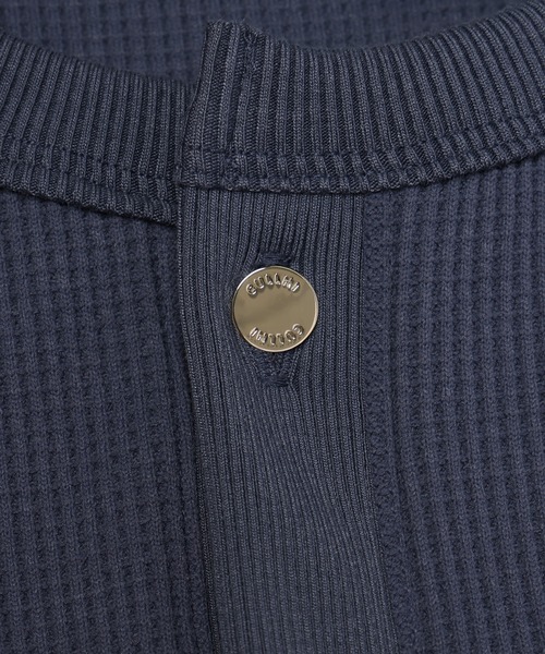 CULLNI(クルニ)の「Urban Waffle Command Henley Neck Pullover(Tシャツ/カットソー・メンズ・オフホワイト/ブルーグレー/ブラック/ネイビー・2/1)」の14枚目の写真