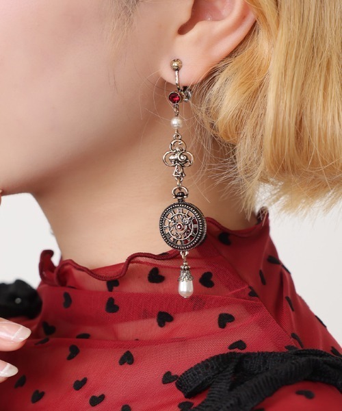 axes femme POETIQUE(アクシーズファムポエティック)の「ワンダーラビットイヤリング(イヤリング・レディース・ゴールド/アンティークゴールド・FREE)」の4枚目の写真