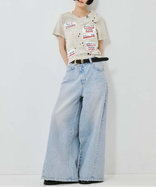 MIHARAYASUHIRO(ミハラヤスヒロ)の「【MIHARAYASUHIRO/ミハラヤスヒロ】EMBELLISHED STICKER TEE/ステッカーTシャツ(Tシャツ/カットソー・レディース・ホワイト/ブラック・38)」の3枚目の写真