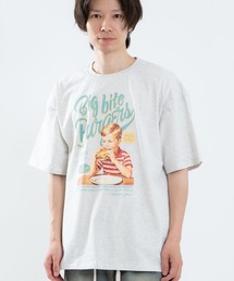SIDEWAY STANCE（サイドウェイスタンス）の「【SIDEWAY STANCE】ダイナープリント 半袖Tシャツ（Tシャツ/カットソー）」