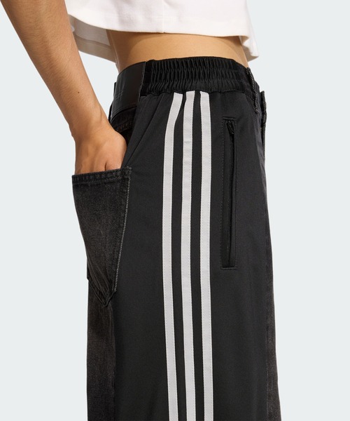 adidas(アディダス)の「アディダス オリジナルス アスレチック デプト デニム ファイヤーバード パンツ / アディダスオリジナルス adidas Originals(その他パンツ・レディース・ブラック・XX-LARGE/LARGE/SMALL/MEDIUM/X-LARGE/X-SMALL)」の4枚目の写真