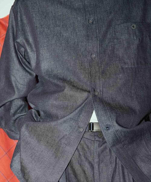 WHITE MOUNTAINEERING(ホワイトマウンテニアリング)の「『別注』White Mountaineering×EKAL MID GUSSET SLEEVE EYELET POCKET SHIRTS(シャツ/ブラウス・メンズ・ブルー・3/2)」の2枚目の写真
