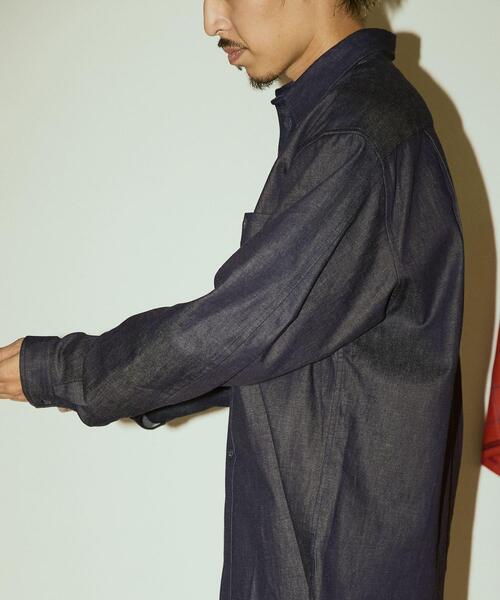 WHITE MOUNTAINEERING(ホワイトマウンテニアリング)の「『別注』White Mountaineering×EKAL MID GUSSET SLEEVE EYELET POCKET SHIRTS(シャツ/ブラウス・メンズ・ブルー・3/2)」の5枚目の写真