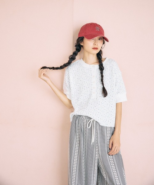 niko and...（ニコアンド）の「[MODE NORM CORE] 小花ワッフルボタンプルオーバー（Tシャツ/カットソー・レディース・オフホワイト/グレー/スモーク・MEDIUM/LARGE）」の7枚目の写真
