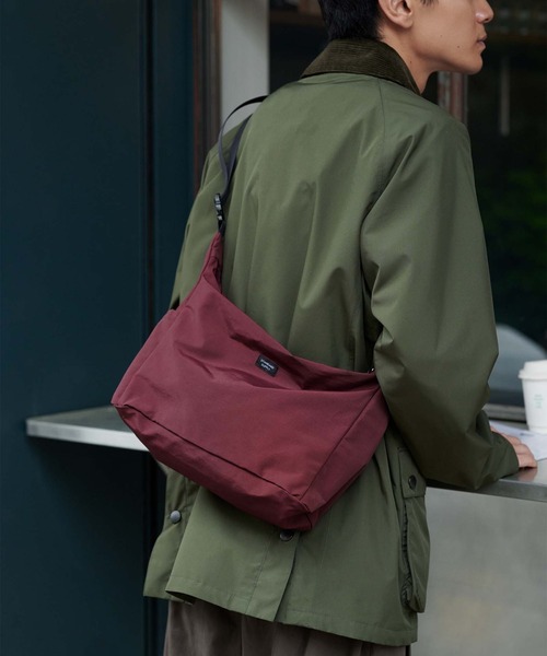STANDARD SUPPLY(スタンダードサプライ)の「スタンダードサプライ / SIMPLICITY シンプリシティ / 26FW限定カラーTRIANGLE SHOULDER トライアングルショルダー(ショルダーバッグ・レディース・ボルドー・FREE)」の1枚目の写真