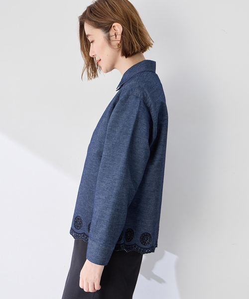 Petit Honfleur(プチオンフルール)の「スカラップ刺しゅうデニムブラウス(シャツ/ブラウス・レディース・ブラック/ネイビー・9号/11号/13号)」の6枚目の写真