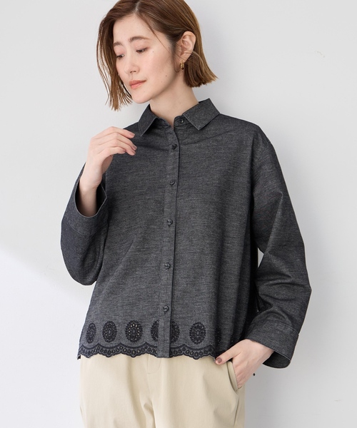 Petit Honfleur(プチオンフルール)の「スカラップ刺しゅうデニムブラウス(シャツ/ブラウス・レディース・ブラック/ネイビー・9号/11号/13号)」の9枚目の写真