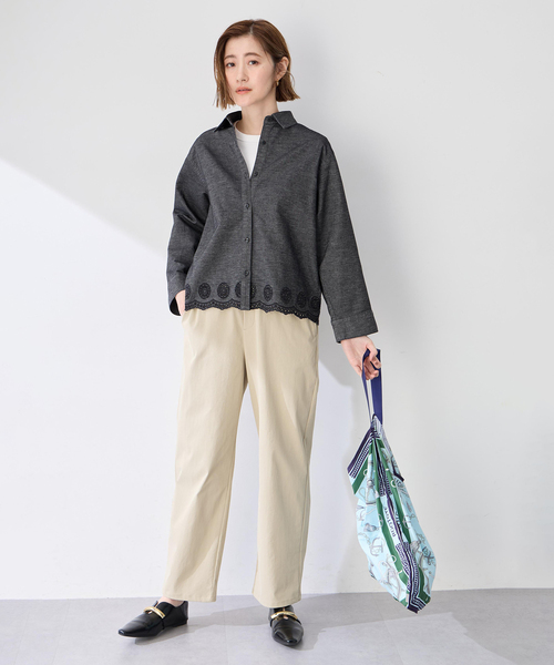 Petit Honfleur(プチオンフルール)の「スカラップ刺しゅうデニムブラウス(シャツ/ブラウス・レディース・ブラック/ネイビー・9号/11号/13号)」の13枚目の写真