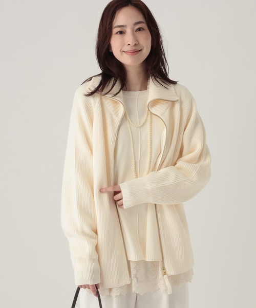 Elura（エルーラ）の「毛玉しらずジップカーディガン＜WEB限定カラーあり＞/865951（カーディガン/ボレロ・レディース・グレイッシュベージュ/バーガンディー/ネイビー/ホワイト・FREE）」の2枚目の写真