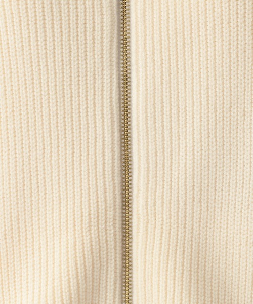 Elura（エルーラ）の「毛玉しらずジップカーディガン＜WEB限定カラーあり＞/865951（カーディガン/ボレロ・レディース・グレイッシュベージュ/バーガンディー/ネイビー/ホワイト・FREE）」の5枚目の写真