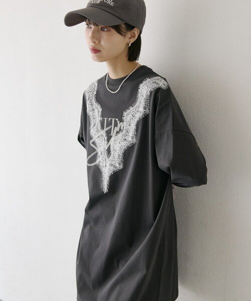 COLONY 2139(コロニートゥーワンスリーナイン)の「レースデザインTシャツ(Tシャツ/カットソー・レディース・チャコールグレー/ネイビー・FREE)」の2枚目の写真