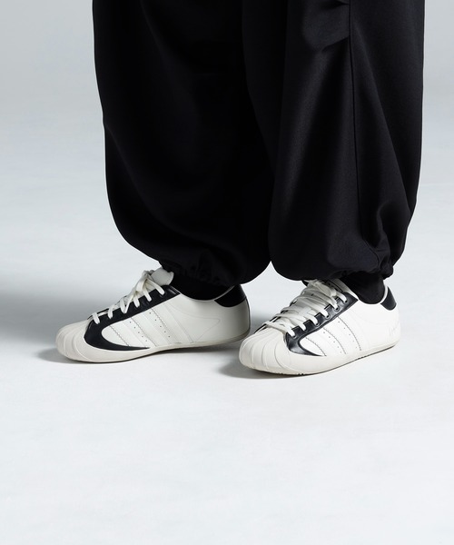 Y-3(ワイスリー)の「Y-3 SUPERSTAR 3G(スニーカー・メンズ・ホワイト×ブラック・22.5cm/23.0cm/23.5cm/24.0cm/24.5cm/25.0cm/28.5cm/29.0cm/29.5cm/25.5cm/26.0cm/26.5cm/27.0cm/27.5cm/28.0cm)」の4枚目の写真