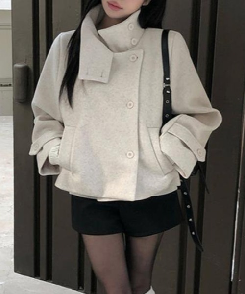 semplice(センプリチェ)の「ショートコート【韓国ファッション】(その他アウター・レディース・ベージュ/グレー/ブラック・F)」の3枚目の写真