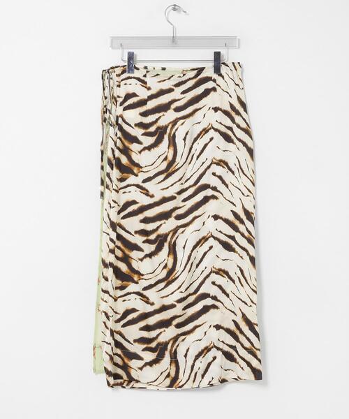 GANNI(ガニー)の「GANNI PRINTED STRETCH SATIN SKIRT(スカート・レディース・その他1・36)」の5枚目の写真