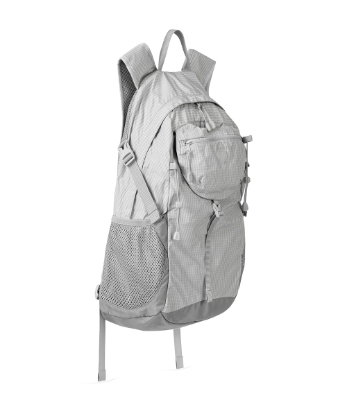 FENNEC(フェネック)の「DAY POCKET BACKPACK - GREY(バックパック/リュック・レディース・その他・FREE)」の4枚目の写真