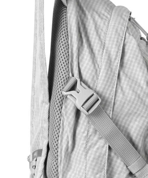 FENNEC(フェネック)の「DAY POCKET BACKPACK - GREY(バックパック/リュック・レディース・その他・FREE)」の7枚目の写真