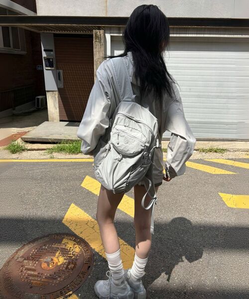FENNEC(フェネック)の「DAY POCKET BACKPACK - GREY(バックパック/リュック・レディース・その他・FREE)」の14枚目の写真