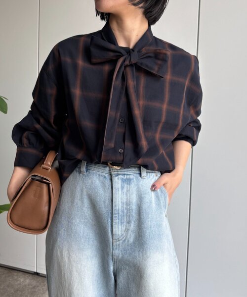Jena espace merveilleux(ジェナ エスパスメルヴェイユ)の「チェックリボンシャツ(シャツ/ブラウス・レディース・ネイビー/アイボリー・FREE)」の12枚目の写真
