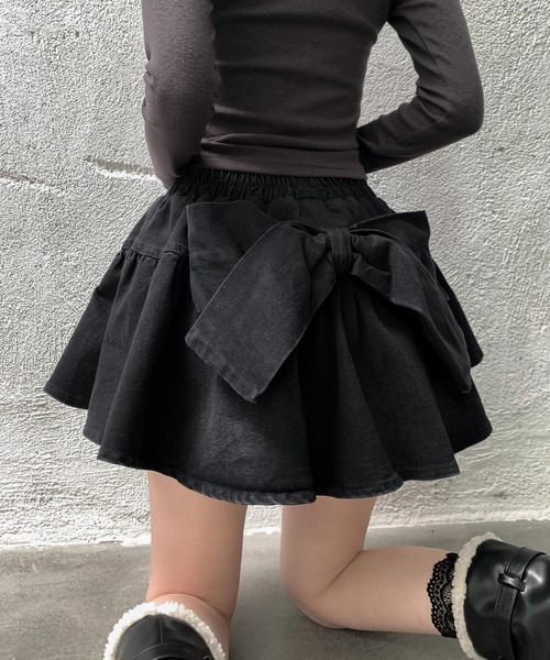 VEILA(ヴェイラ)の「バックリボン フレアデニムミニスカート(スカート・レディース・ブラック・S/M/L)」の3枚目の写真